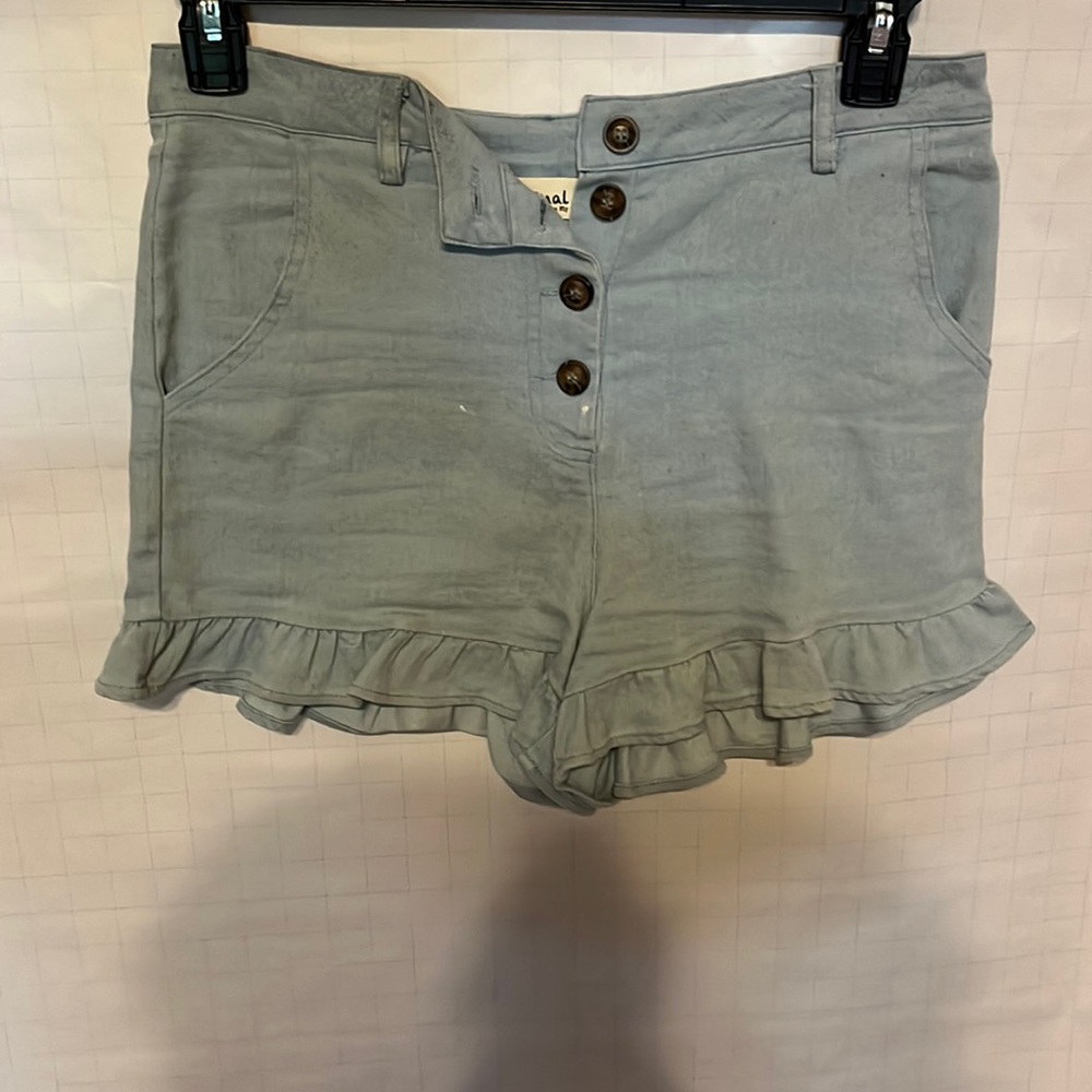 Denim ruffle shorts